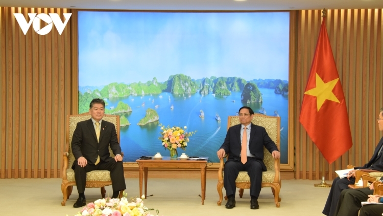 PM Chinh welcomes Japanese Minister of Justice in Hanoi